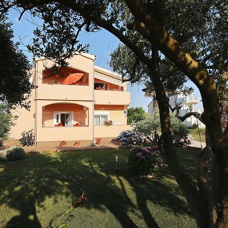 Apartments Olive Затон Экстерьер фото