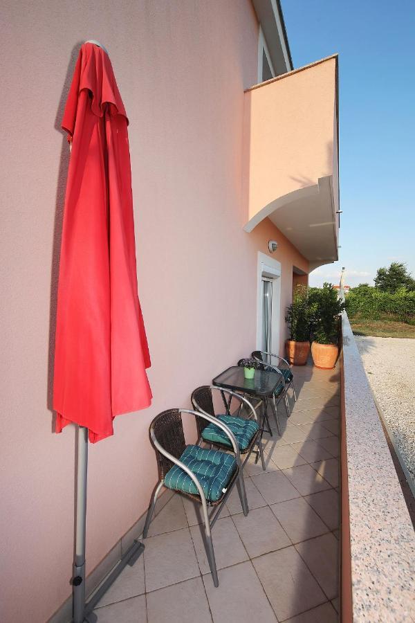Apartments Olive Затон Экстерьер фото