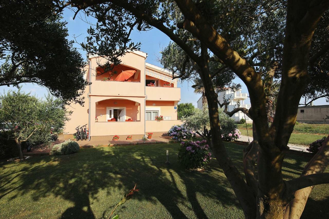 Apartments Olive Затон Экстерьер фото