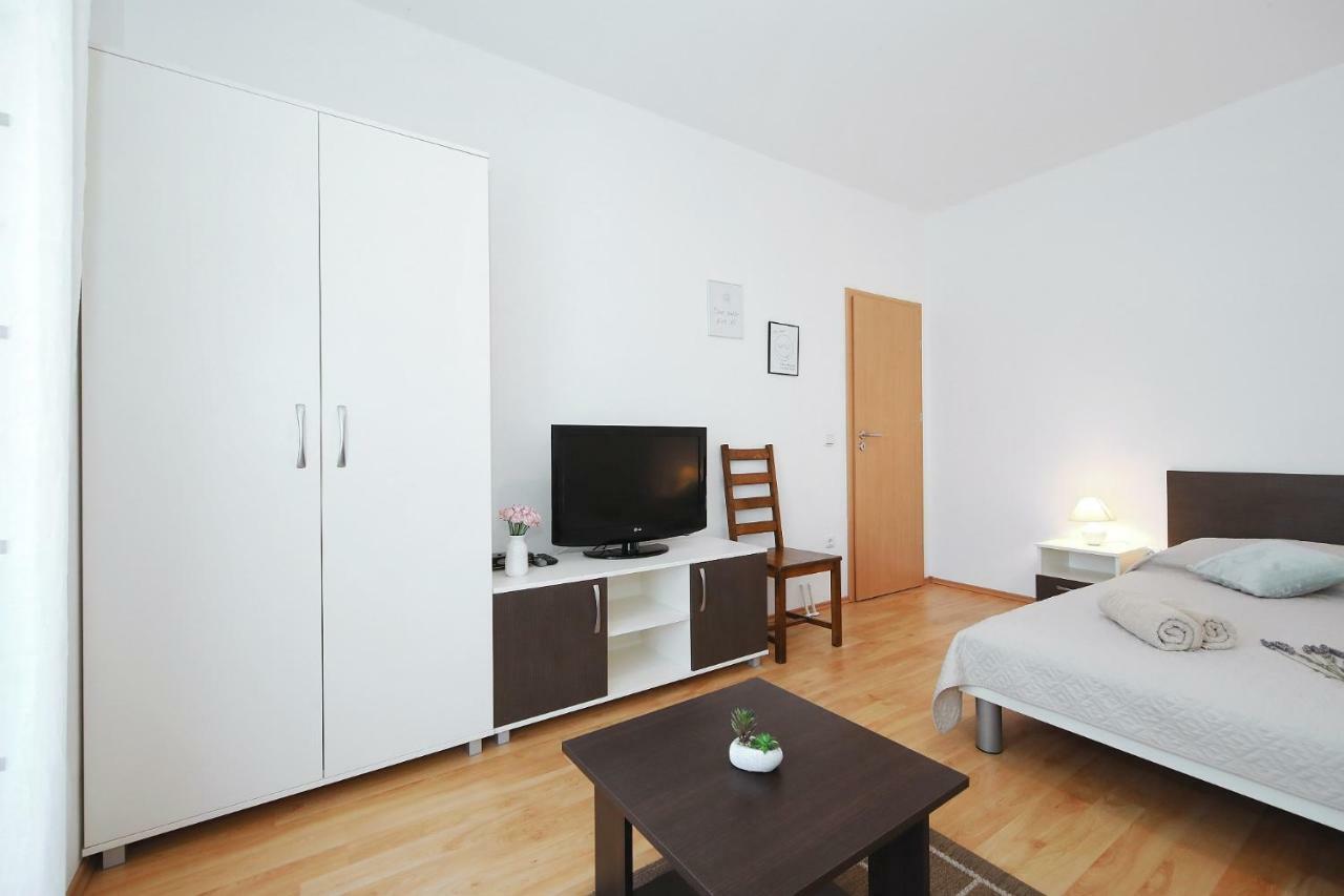 Apartments Olive Затон Экстерьер фото